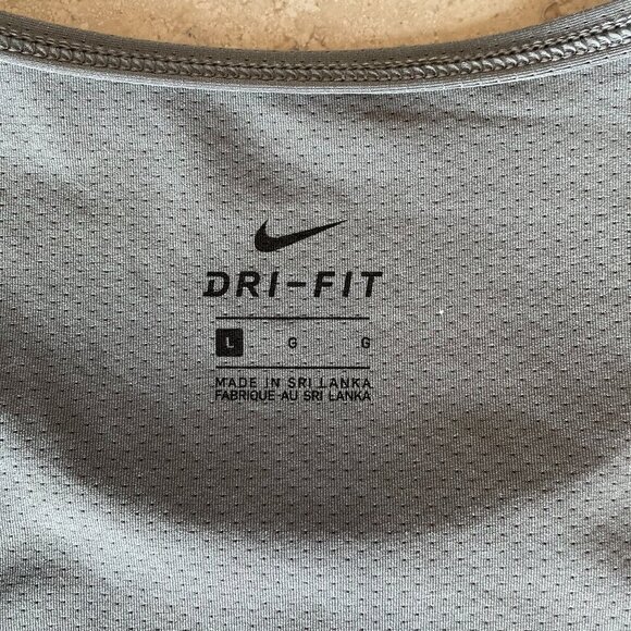 Women's Nike Dri Fit Short Sleeve T-Shirt Scoop Neck Grey, Size L - Picture 5 of 8